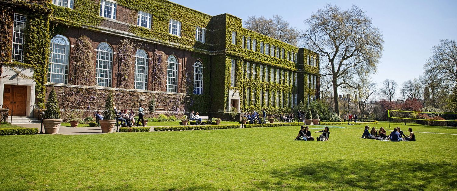 Campus Tuke Lawns Campus Tuke Lawns